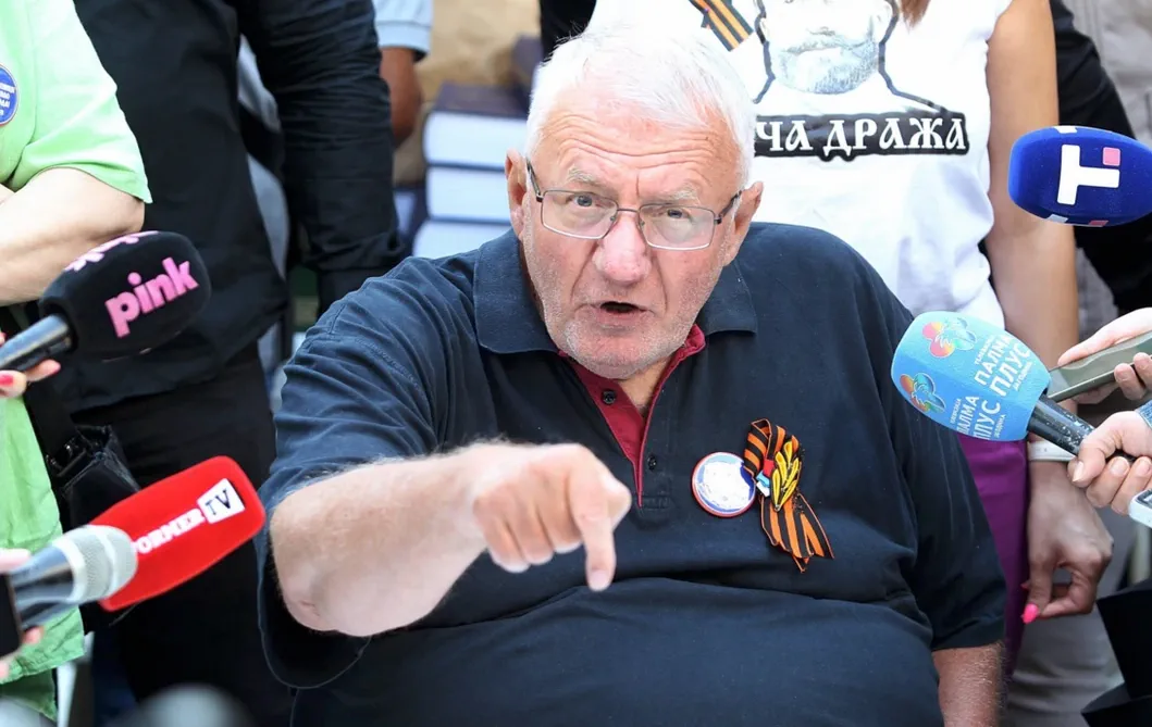 Nakon što je novinarka Informera Branka Lazić upitala jednu od blokaderki zbog čega na sve reaguju nasiljem, ova ju je pljunula u lice i rekla...